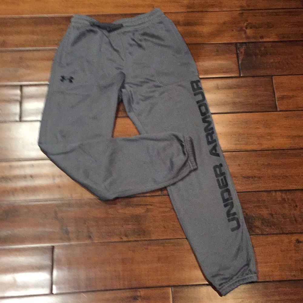 Boys underarmour coldgear jogging pants youth L